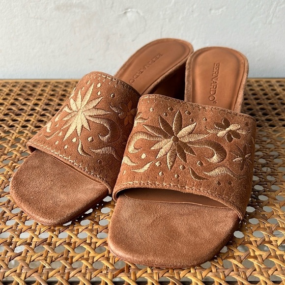 Bernardo Bailey Leather Embroidered Sandal - Picture 1 of 9